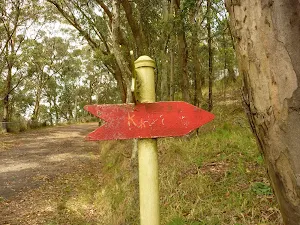 Red track track marker near the Mt Sugarloaf car park