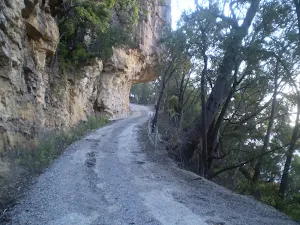 The Waterboard Servicetrail going up through the cliffs