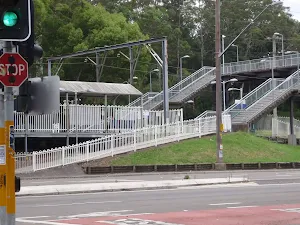Lisarow Station