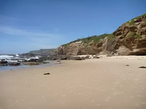 Low tide at Caves Beach