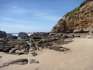 Rock pools at Caves Beach