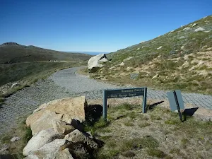 Int of Main Range track and Kosciuszko walk