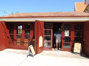 Nutcote House