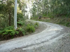 Bend in Sublime Point Trail west of Leura Falls Creek