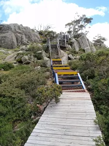 Approaching Main Range Lookout