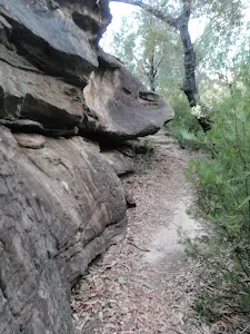 Rock wall near Erskine Lookout