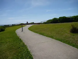 Footpath to the Caves Beach Lookout