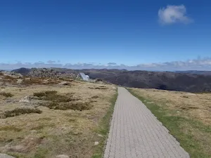 Path down to the Eagles Nest