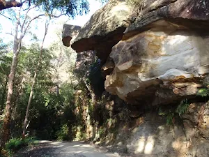Rocky outcrop at the top of Dubbo Gully Road