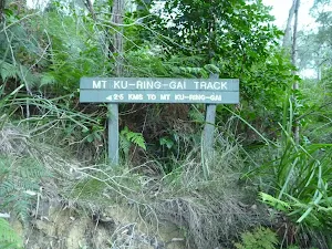 Mt Ku-ring-gai Track sign
