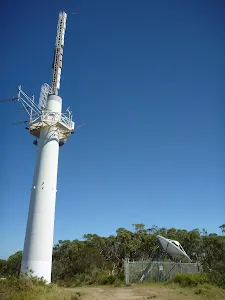Communications tower