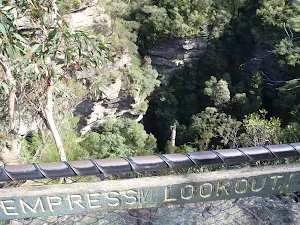 Conservation Hut to Empress Lookout