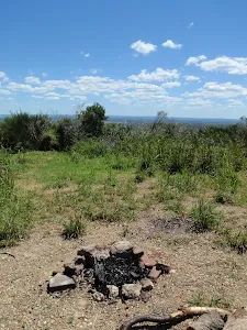 Clearing near the int of Geebung Track and Wybung Head Dr