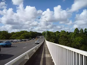 Crossing De Burghs Bridge
