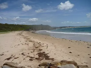 Spoon Rocks Beach