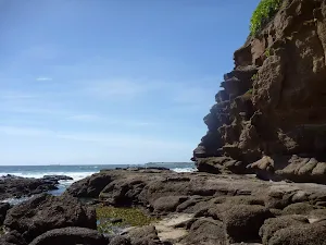 Rock platforms at Caves Beach Caves