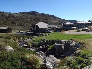 charlottes pass village