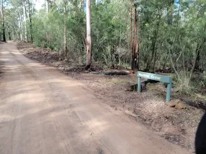 Machins Crater track head