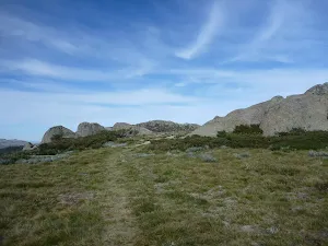 Walking up Kangaroo Ridge
