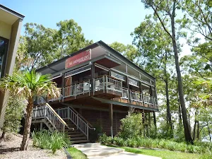 The Lake House Cafe at Murray's Beach