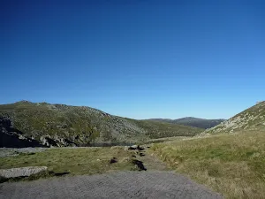 Main Range and Blue Lake track intersection