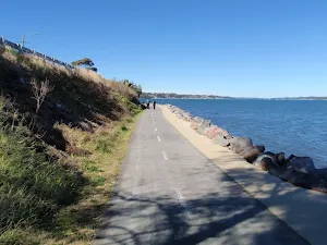 Path around Lake Macquarie