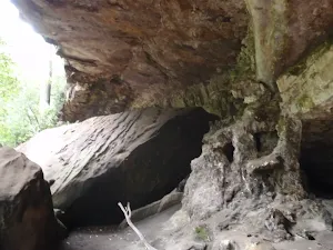Lady Carrington Drive to Palona Cave
