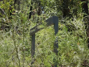 Donny's Track sign