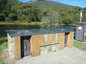 Snowmakers pond Picnic area