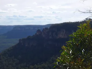 Back of the Three sisters from Gordon Falls Lookout