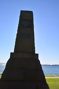 Solander Monument