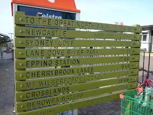 Great North Walk track head sign at Hornsby Station