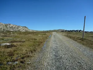 Old Kosckiuszko Road nearing Seaman's Hut