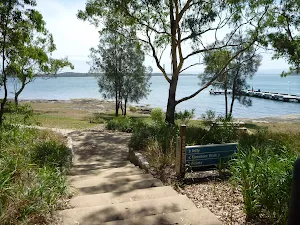 Foot path on the foreshore of Lake Macquarie at Murray's beach
