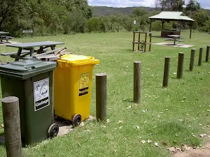 Day picnic area behind Putty Beach