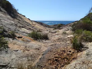 U-shaped rock gully