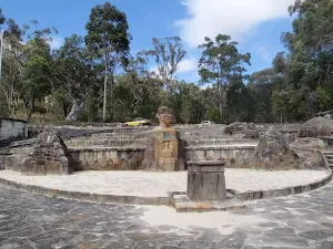 Warrimoo Track to the Sphinx